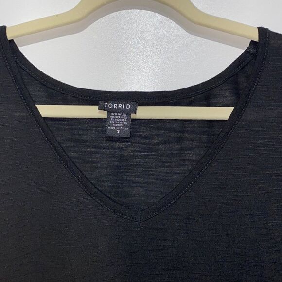 Torrid Women's 3/4 Roll Tab Sleeves Laced Back Semi-Sheer Top Black Size 3 - Picture 3 of 8
